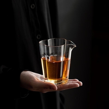 Petal Fairness Cup, ceașcă de ceai cu capacitate mică, bază groasă, sticlă borosilikat rezistentă la temperatură, design modern minimalist