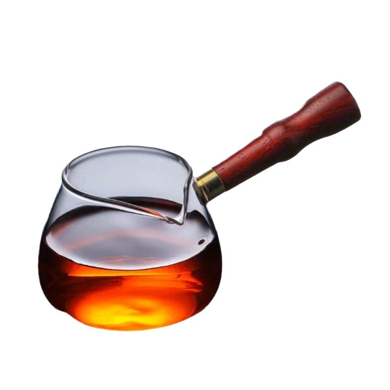 Set din borosilicat transparent, cu mâner lateral din lemn, detașabil, pentru prepararea ceaiului acasă; cană echilibrată pentru servire și dispozitiv pentru separarea ceaiului