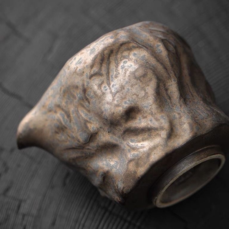 Set de ceai ceramic, cu glazură din fier aurie, ceașcă mare pentru distribuția ceaiului, incluzând recipient de ceai și accesorii pentru ceremonia japoneză.