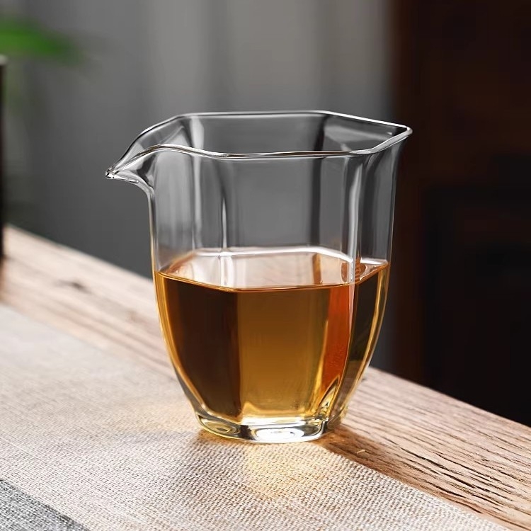 Pahar din sticlă pentru distribuția ceaiului, motiv de floare de prune, rezistent la căldură, transparent, fără mâner, textură nervurată, sticlă borosilikată înaltă