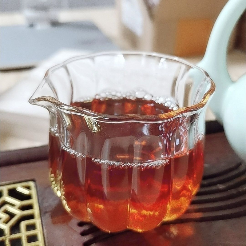 Ceșcă Lotus din sticlă pentru împărțirea ceaiului, mică capacitate, sticlă borosilicat, accesorii pentru set Kung Fu ceai