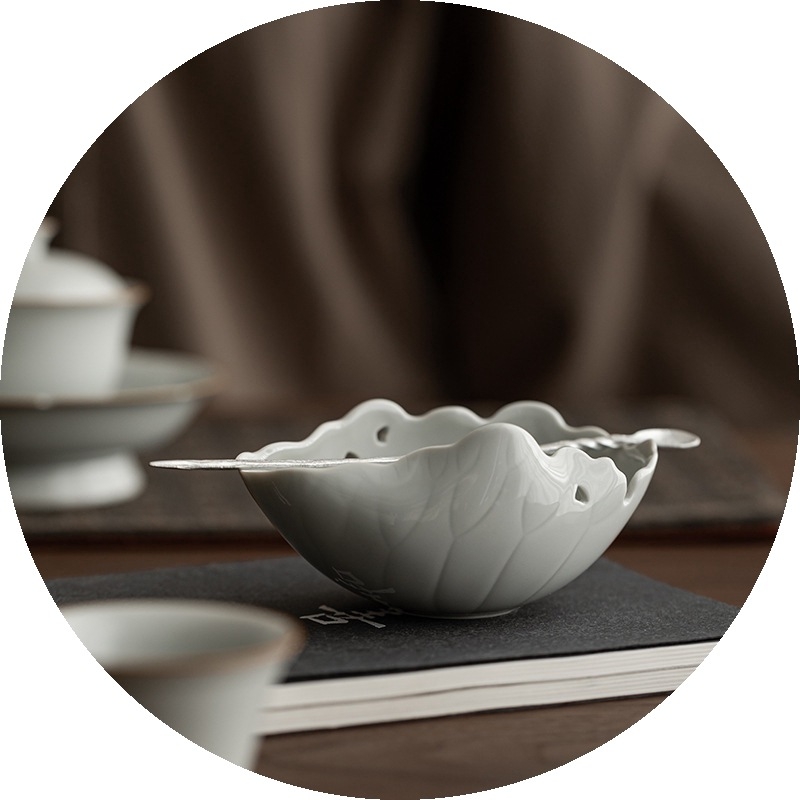 Set din două piese: linguriță de ceai și amestecător, suport ceramic pentru ceai cu frunză de lotus, unealtă simplă pentru infuzarea ceaiului, accesorii de ceremonie a ceaiului de înaltă clasă