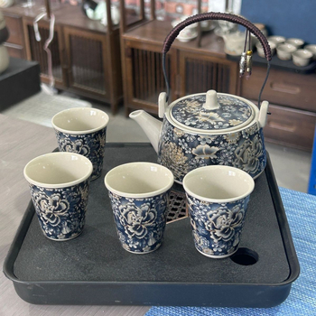 Set Gongfu de ceai din porțelan albastru-alb, mâner filigran cu bujor, 1 ceainic și 4 cești cu tavă pentru ceai