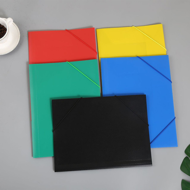 Mapă A4 transparentă cu bandă elastică twill, model 988, culoare solidă, finisaj mat