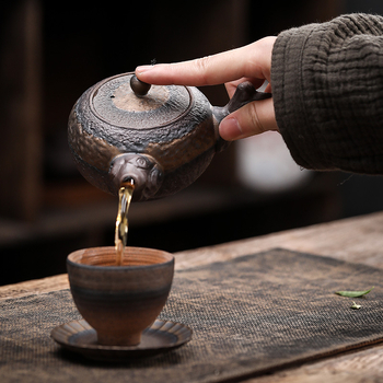 Ceainic din lemn cu mâner lateral, stil chinezesc nou, ceramică rustică, lucrat manual, ceainic Kung Fu din ceramică vintage cu glazură de fier placată cu aur