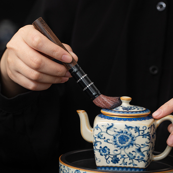 Set Gongfu de ceai cu șase accesorii și un recipient premium, cu motiv de lotus albastru-alb, pentru uz casnic.