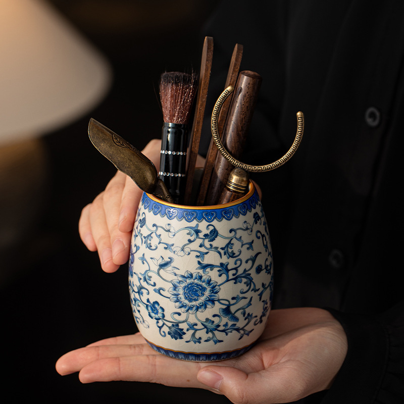 Set Gongfu de ceai cu șase accesorii și un recipient premium, cu motiv de lotus albastru-alb, pentru uz casnic.
