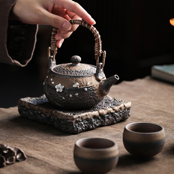 Suport ceramic pentru ceainic în stil japonez, cu glazură aurie și tavă de ceai