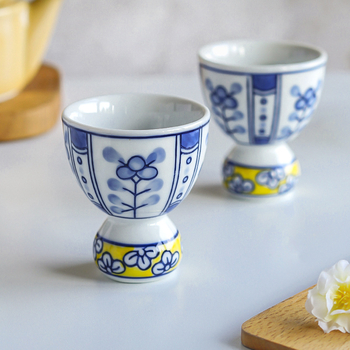 Ceainic goblet pictat manual, albastru-alb, cu bază înaltă, formă de dovleac, porțelan, motív norocos, stil japonez