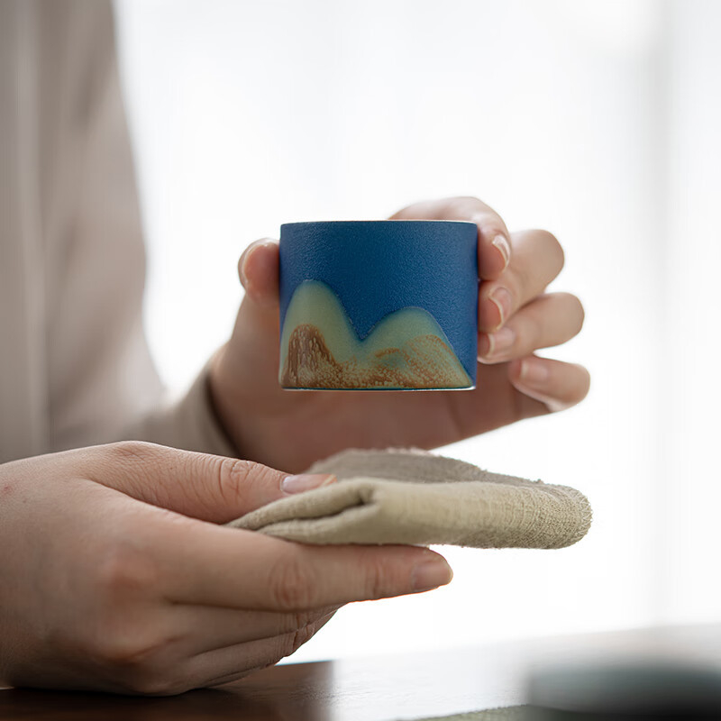 Ceașcă de ceai ceramică Su's – pictată cu glazură, peisaj în șase culori, portabilă