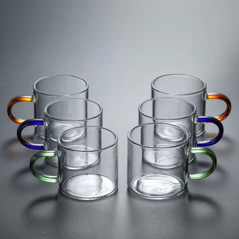 Set de ceai din sticlă borosilicat, căni mici cu fund plat și mânere colorate, pentru uz casnic