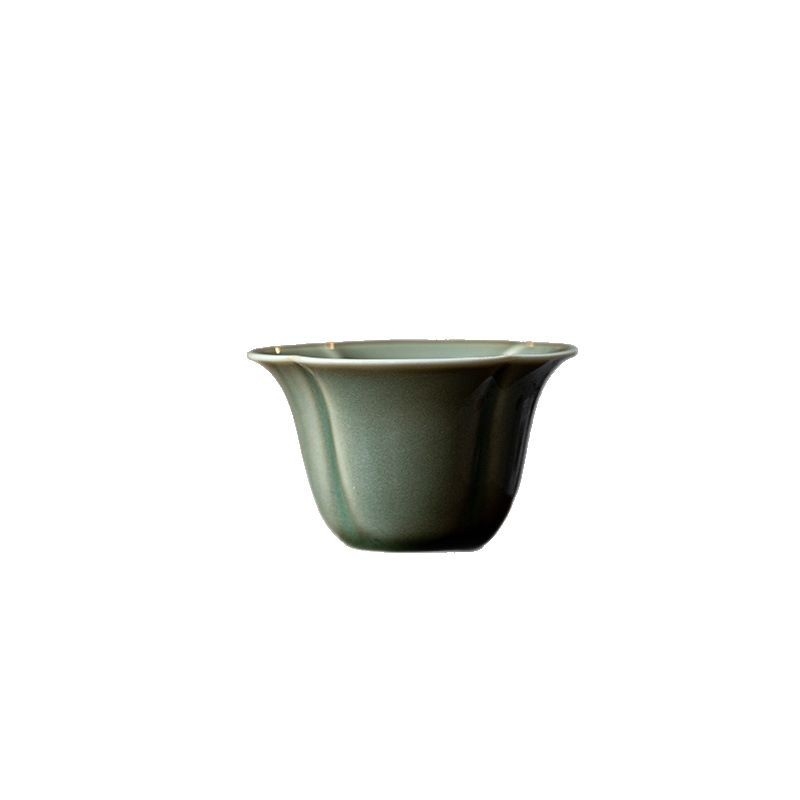 Ceșuță de ceai Celadon Yue Kiln cu patru frunze de trifoi, ceramic Gongfu, design cu petale, mică pentru casă și birou