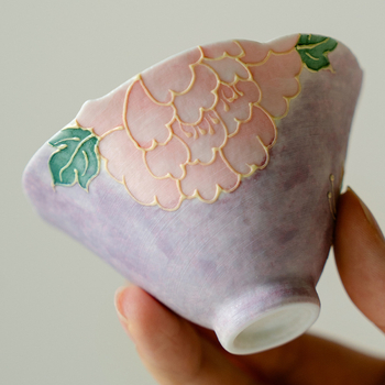 Ceașcă de ceai ceramică, formă conică, design Purple Smoke Peony and Begonia, stil Kung Fu