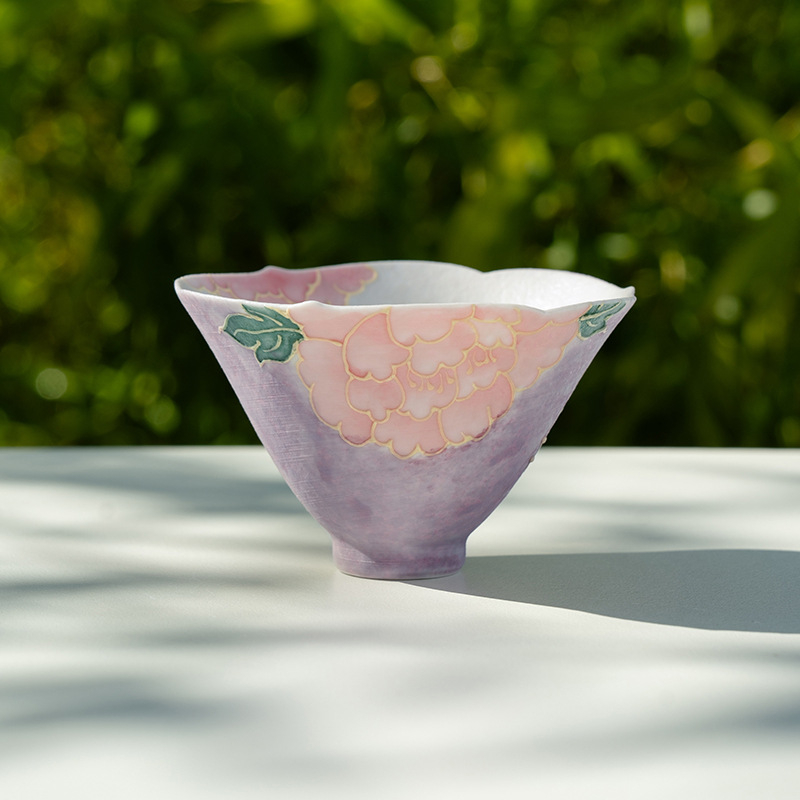 Ceașcă de ceai ceramică, formă conică, design Purple Smoke Peony and Begonia, stil Kung Fu