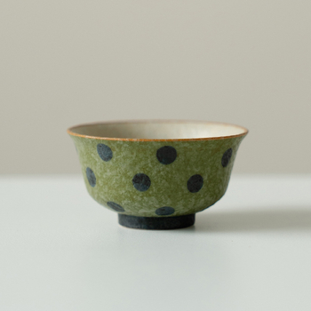 ceașcă ceramică de ceai cu puncte verde-portocalii, stil chinezesc nou, pentru uz personal acasă sau la birou, simplă și elegantă.