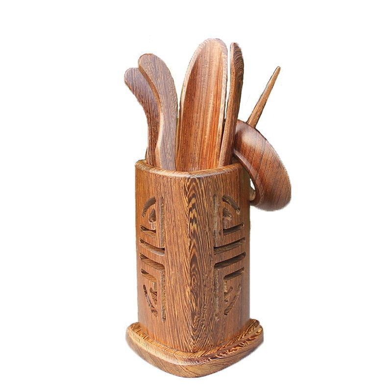 Set accesorii pentru ceremonia ceaiului Six Gentlemen din Chicken Wing Wood, lemn masiv, design pătrat decupat, linguriță de ceai și suporturi pentru cești