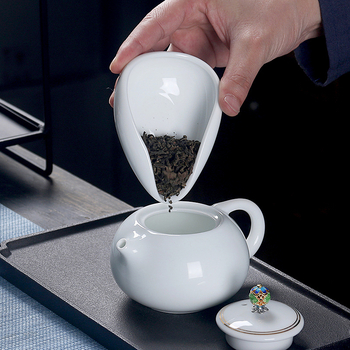 Accesorii ceramice pentru ceremonia ceaiului: linguriță în formă de lotus, lingură de ceai, lopățică de ceai
