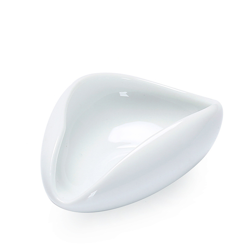 Accesorii ceramice pentru ceremonia ceaiului: linguriță în formă de lotus, lingură de ceai, lopățică de ceai