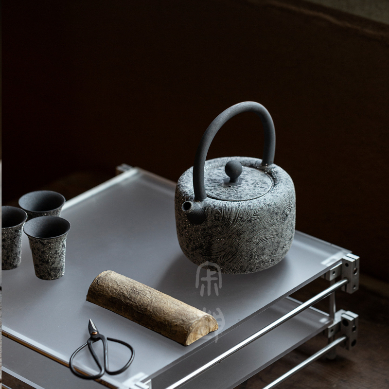 Ceainic din ceramică Silent Mirror Ceramics, capacitate mare, finisaj argintiu placat cu aur, lucrat manual, 420 ml, stil retro-lux.