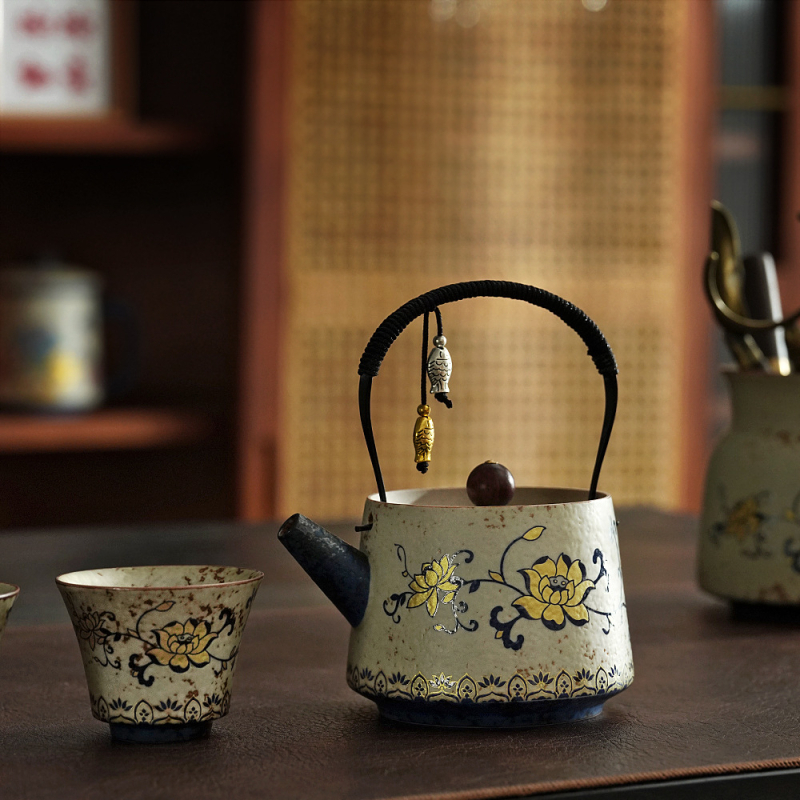 Ceainic din porțelan albastru-alb cu motiv de lotus și ramuri încolăcite, mâner arcuit, ceramică, stil retro, filtru pentru ceai Gongfu