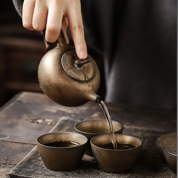 Ceainic din ceramică rustică, design retro cu finisaj auriu, set Gongfu pentru ceai, stil chinezesc, mic pentru uz casnic.