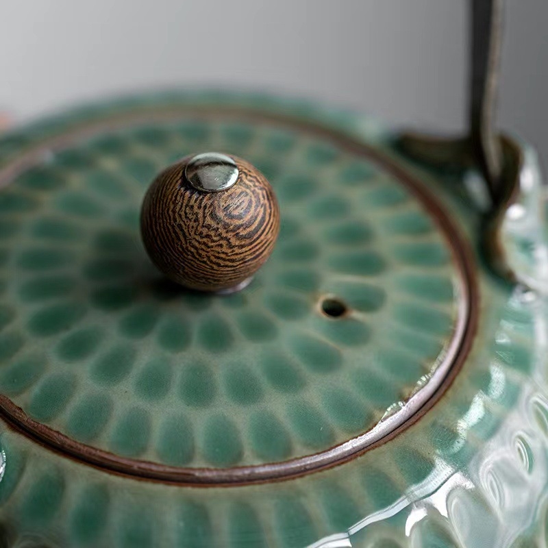 Ceainic Gongfu din ceramică, cu mâner de ridicare, glazură verde bambus și textură ciocan, stil retro, pentru uz casnic