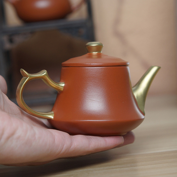 Ceainic din lut purpuriu cu finisaj aurit, capacitate mică, set Gongfu pentru ceai și recipient de infuzare