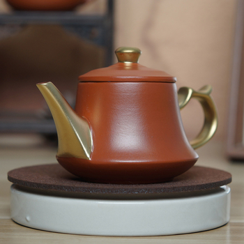 Ceainic din lut purpuriu cu finisaj aurit, capacitate mică, set Gongfu pentru ceai și recipient de infuzare