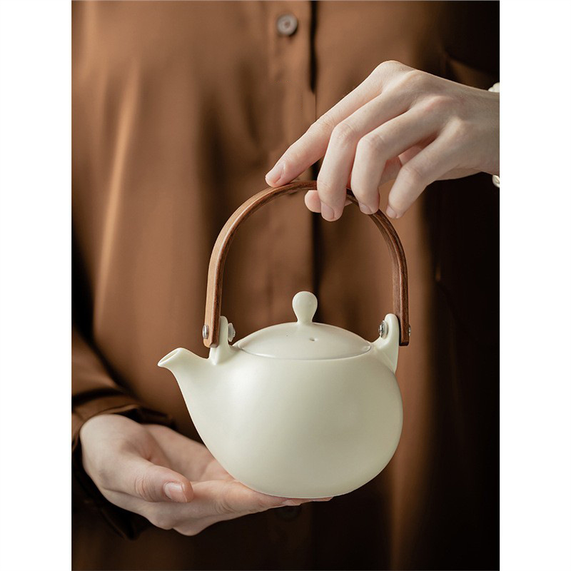 Ceainic ceramic miniatural, în stil japonez, lucrat manual, cu mâner de ridicare, glazură crem, include tavă pentru ceai, capacitate mare