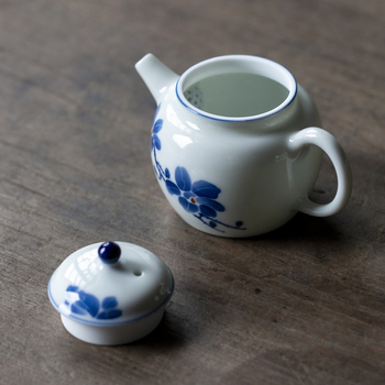 Ceainic cu subglazură, pictat manual cu magnolie, ceramică, mică dimensiune, pentru uz casnic, făcut manual, albastru retro