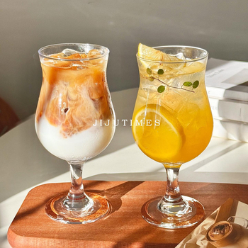 Pahar din sticlă pentru băuturi reci, cu mâner, pentru suc, apă carbogazoasă, cafea cu gheață și milkshake