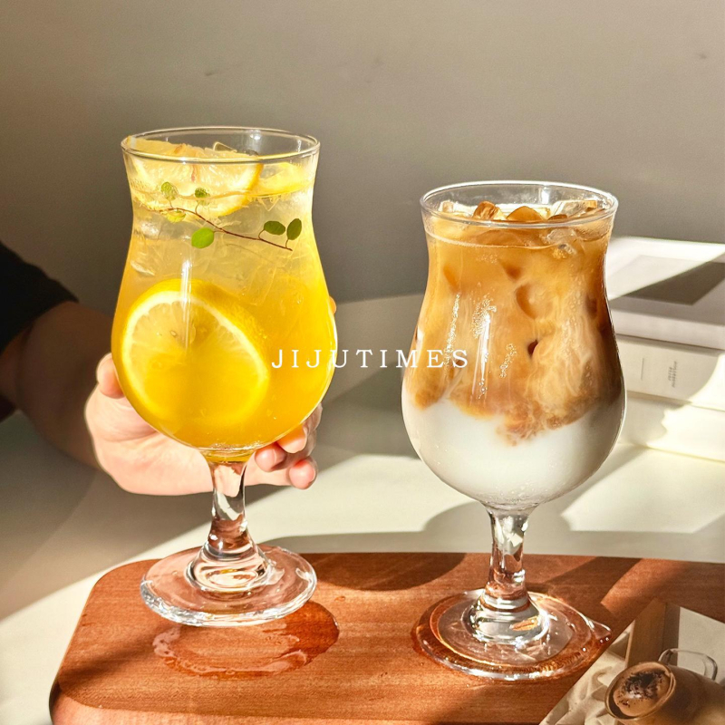 Pahar din sticlă pentru băuturi reci, cu mâner, pentru suc, apă carbogazoasă, cafea cu gheață și milkshake