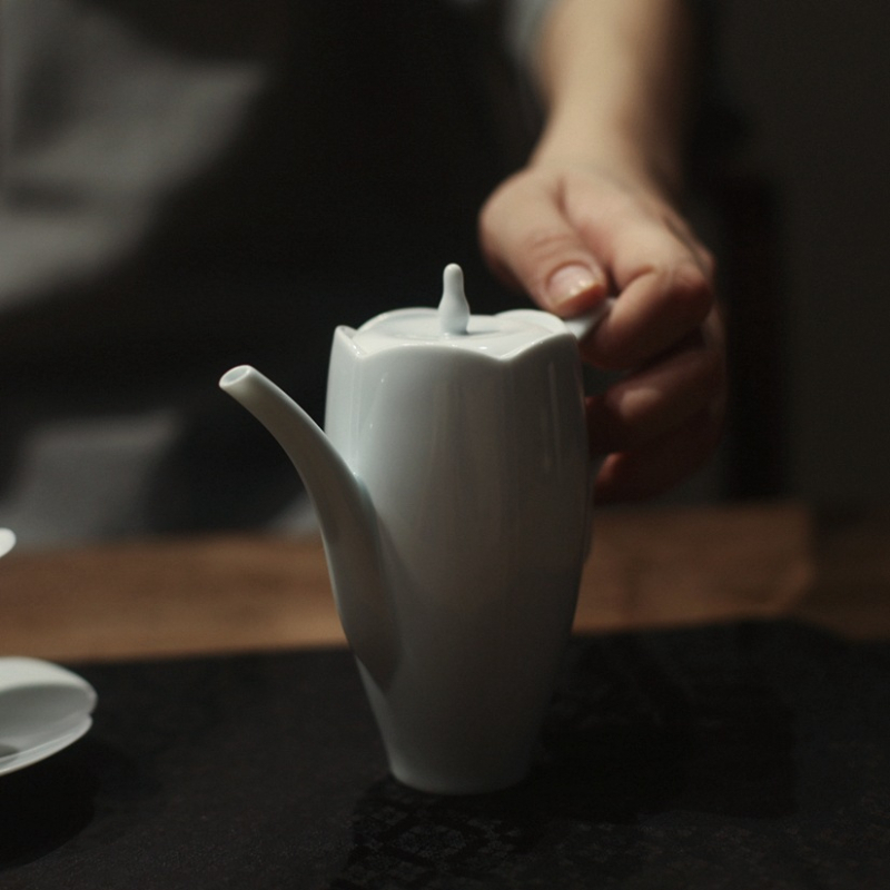 Ceainic în stil Song cu magnolie, set de ceai în stilul dinastiei Song, ceașcă cu floarea-soarelui, ceainic în nuanța Shadow Green, ceramică celadon, stil chinezesc