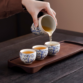 Set de ceai ceramic în stil chinezesc, cu ceainic, cești, bol acoperit și pahar de distribuție, într-o cutie cadou