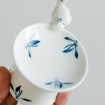 Farfurie de fructe ceramică pictată manual, cu picior înalt și capac, ornament mini cu pandantiv iepuraș