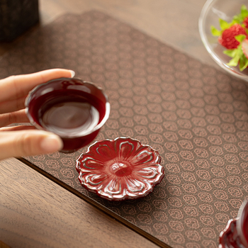 Suport ceramic pentru ceașcă de ceai cu capac, accesorii pentru setul de ceai, design Lotus Roșu din Orașul Interzis, stil Nou Chinezesc, origine Dehua