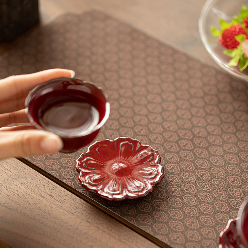 Suport ceramic pentru ceașcă de ceai cu capac, accesorii pentru setul de ceai, design Lotus Roșu din Orașul Interzis, stil Nou Chinezesc, origine Dehua