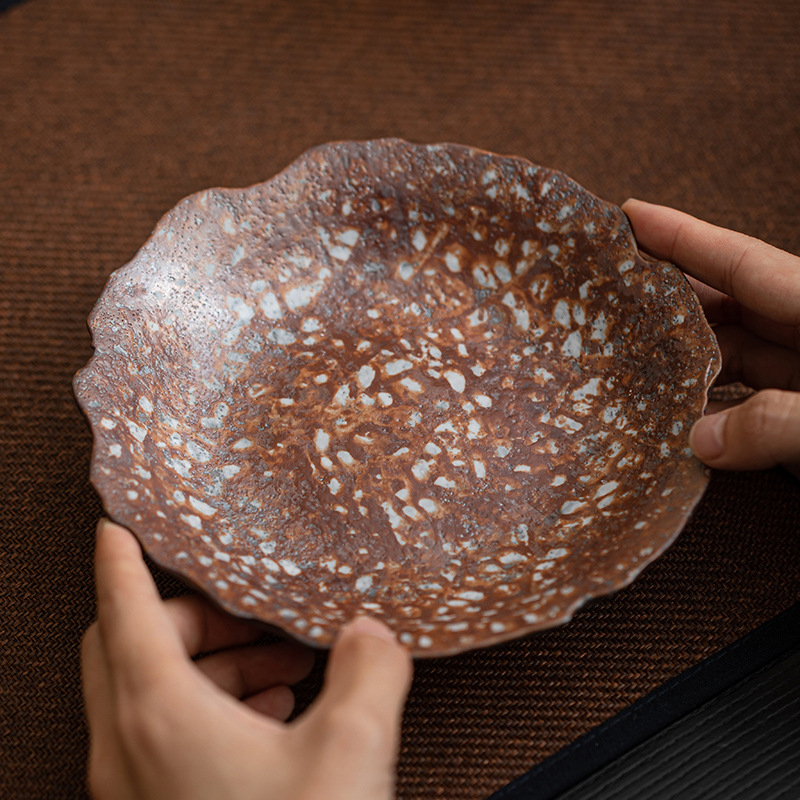 Tavă de ceai ceramică pictată manual cu margine dantelată — suport pentru ceainic și bază pentru ceașcă