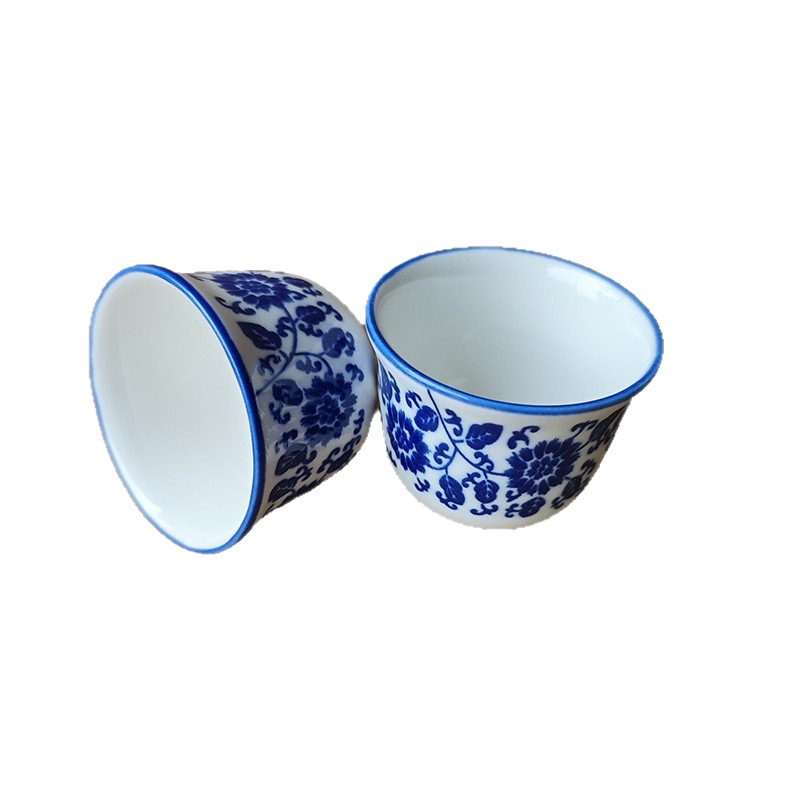 Pahar ceramic mic de vin cu subglazură albastru-alb, stil chinezesc