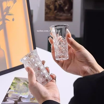 Pahar din sticlă pentru whisky și cocktail, cu motive florale în relief