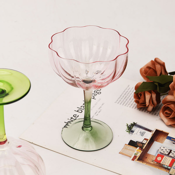 Goblet franțuzesc, cu formă de petale, înalt, destinat pentru șampanie, vin roșu, deserturi, cocktailuri și înghețată.