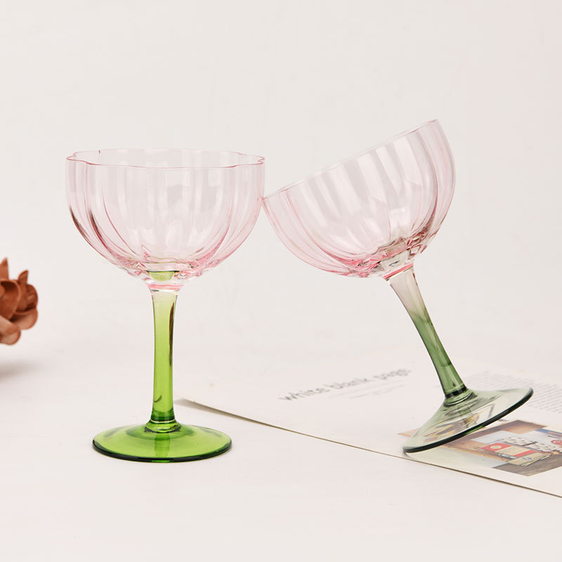 Goblet franțuzesc, cu formă de petale, înalt, destinat pentru șampanie, vin roșu, deserturi, cocktailuri și înghețată.
