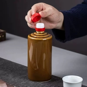Sticlă de vin ceramică sigilată — ornament decorativ