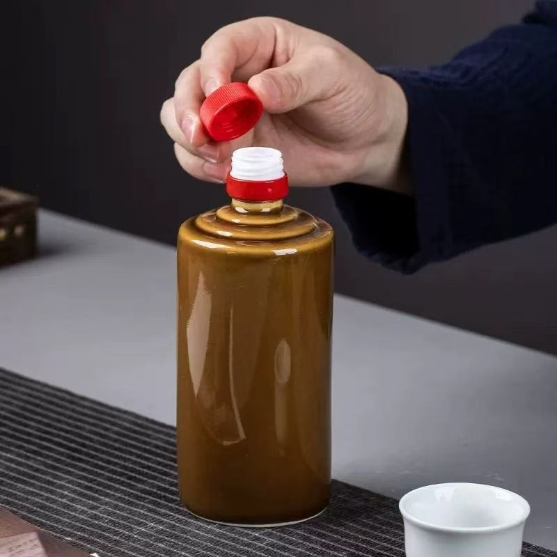 Sticlă de vin ceramică sigilată — ornament decorativ