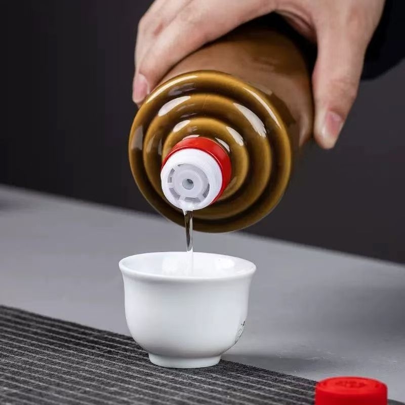 Sticlă de vin ceramică sigilată — ornament decorativ