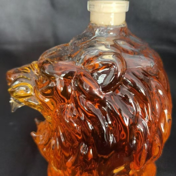Decantor din sticlă borosilicat cu cap de leu, formă unică, 101–200 ml, pentru whisky și vodkă