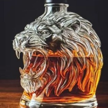 Decantor din sticlă borosilicat cu cap de leu, formă unică, 101–200 ml, pentru whisky și vodkă