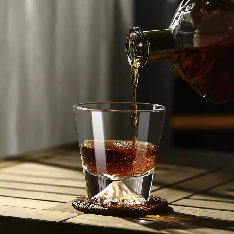 Pahar de whisky în stil japonez Fuji Mountain, 201–300 ml, din sticlă, cu siglă