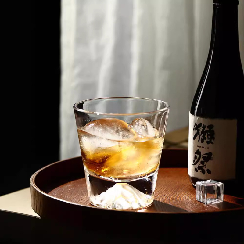 Pahar de whisky în stil japonez Fuji Mountain, 201–300 ml, din sticlă, cu siglă