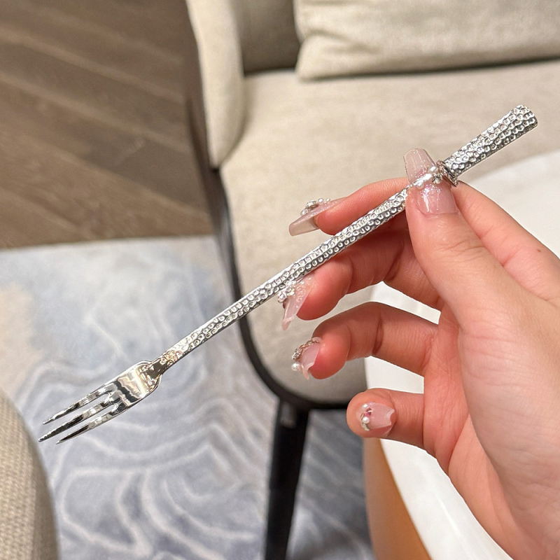 Furculiță din oțel inoxidabil cu textură ciocănită, aspect elegant pentru fructe, prăjituri și deserturi; furculiță pentru paste și salate; gustări